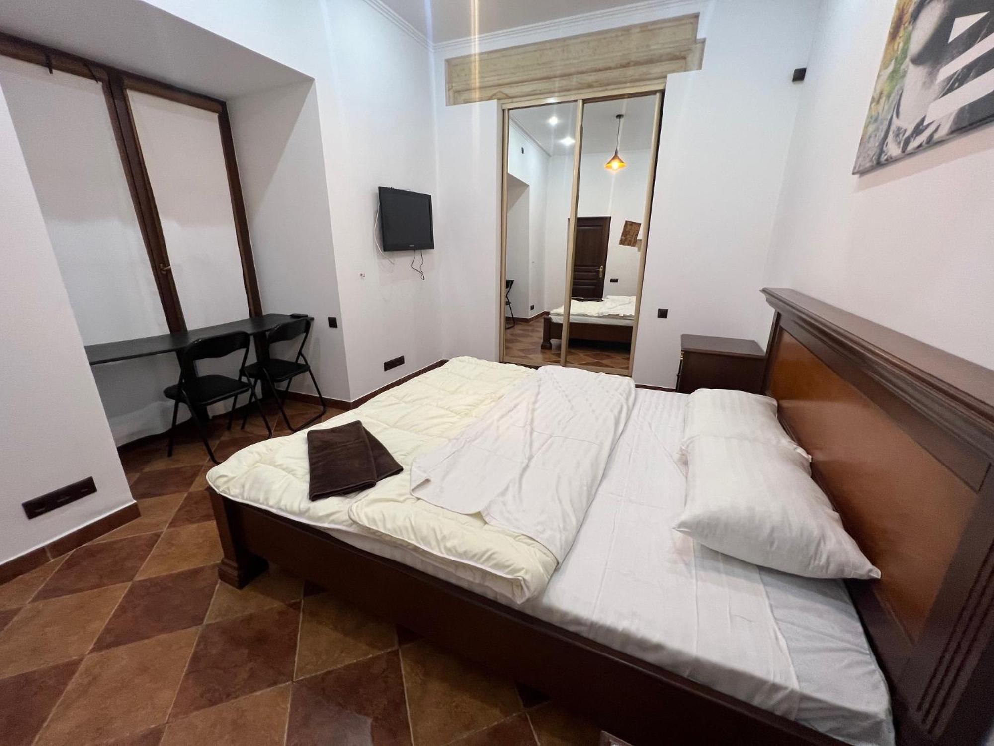 Ukrainian House Апартаменти На Площі Ринок Lviv Luaran gambar