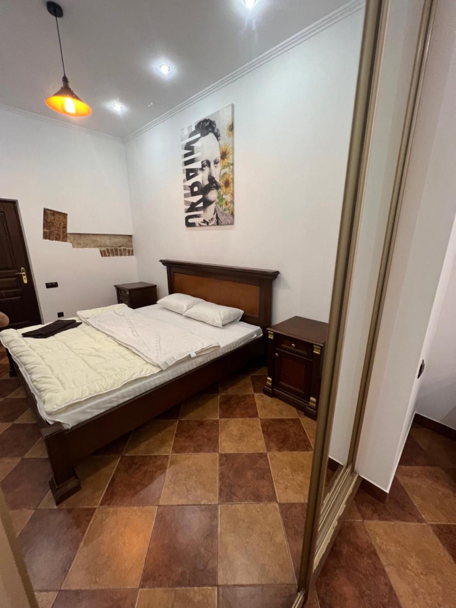 Ukrainian House Апартаменти На Площі Ринок Lviv Luaran gambar