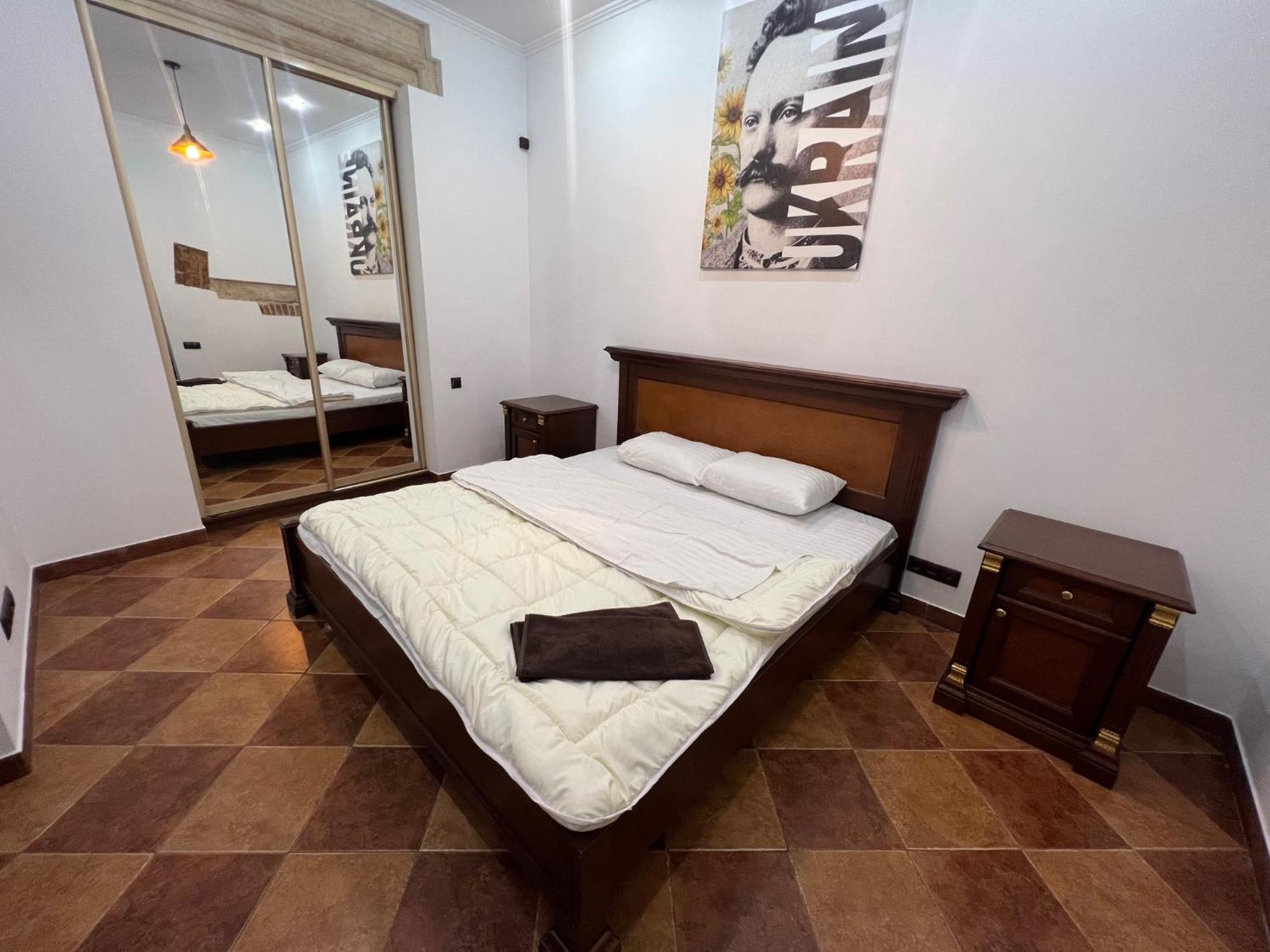 Ukrainian House Апартаменти На Площі Ринок Lviv Luaran gambar
