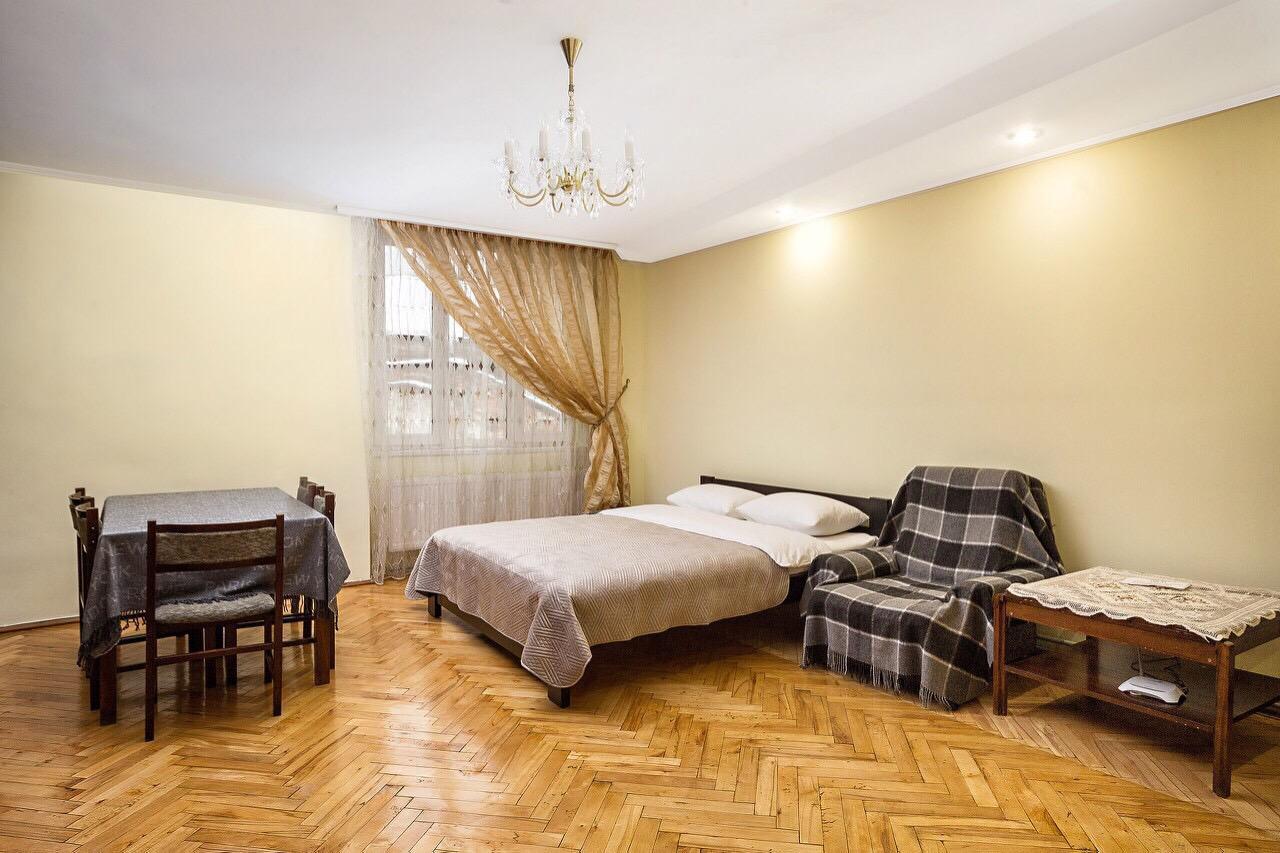 Full House Апартаменти На Площі Ринок Lviv Luaran gambar