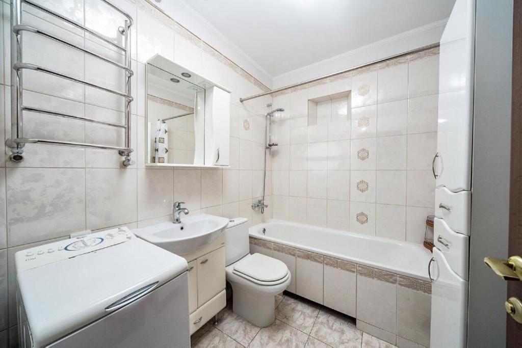 Ukrainian House Апартаменти На Площі Ринок Lviv Luaran gambar